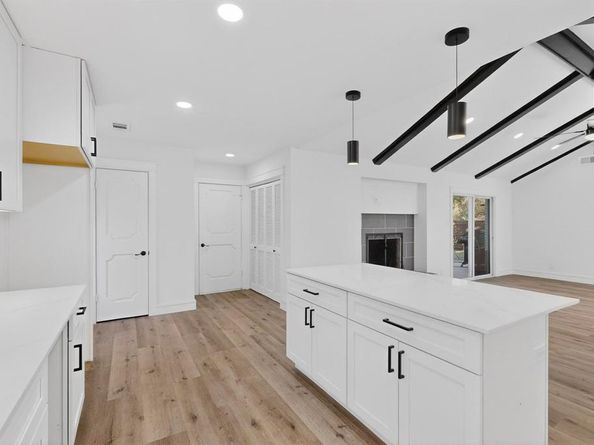 2203  Foxcroft Circle , Denton Texas 76209