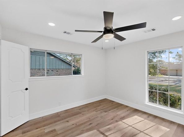 2203  Foxcroft Circle , Denton Texas 76209