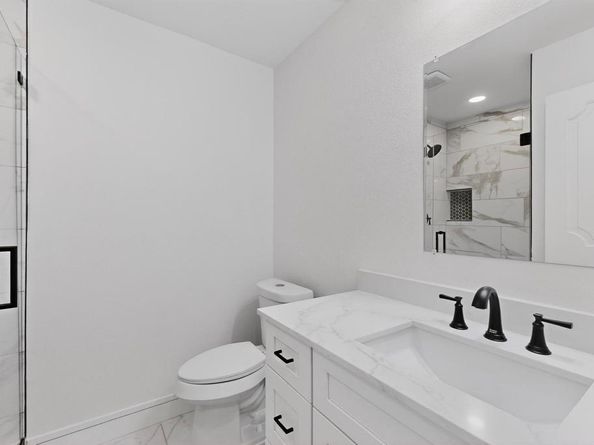 2203  Foxcroft Circle , Denton Texas 76209