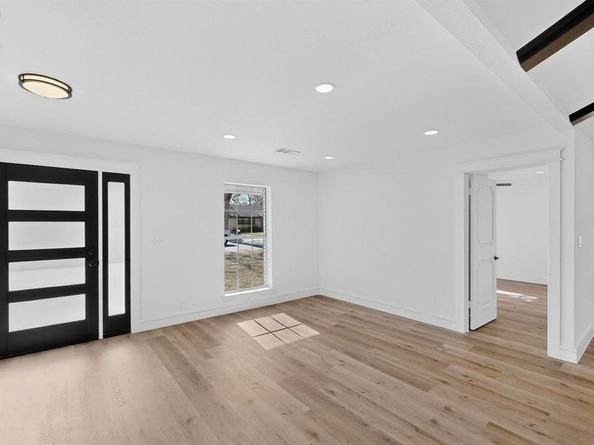 2203  Foxcroft Circle , Denton Texas 76209