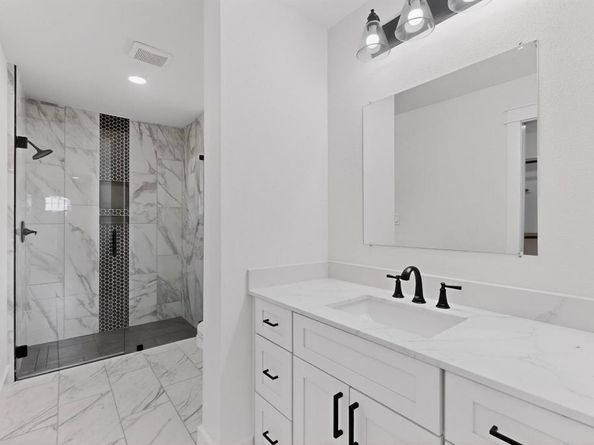 2203  Foxcroft Circle , Denton Texas 76209