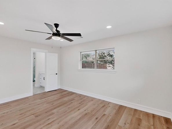 2203  Foxcroft Circle , Denton Texas 76209