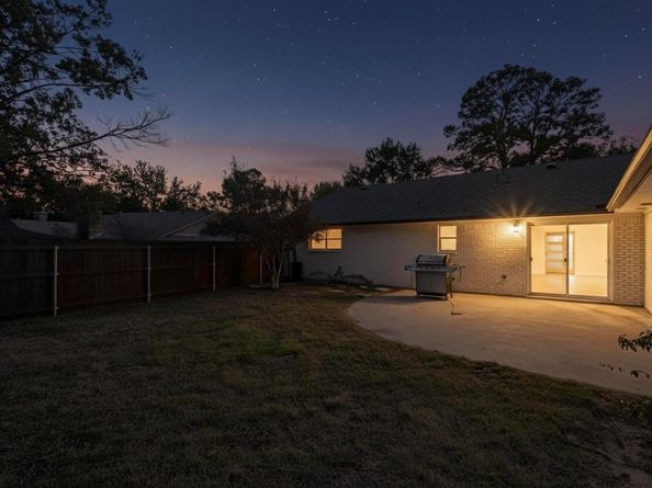 2203  Foxcroft Circle , Denton Texas 76209