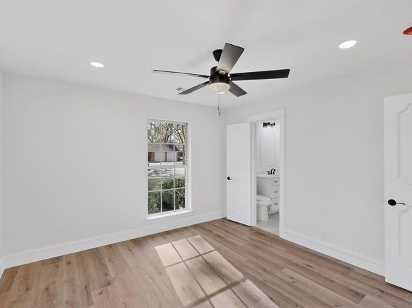 2203  Foxcroft Circle , Denton Texas 76209