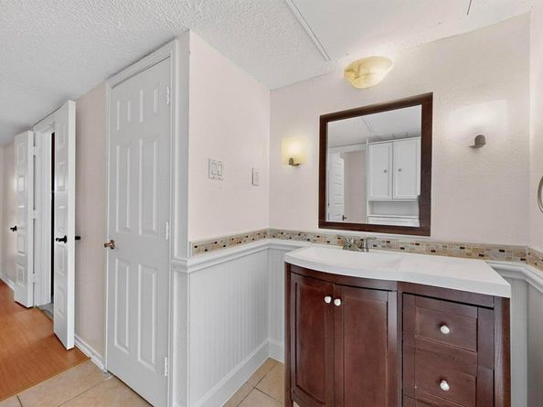 7522  Holly Hill Drive  14, Dallas Texas 75231