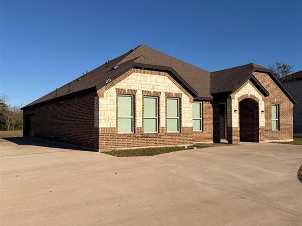 4274  Elkins Avenue , Lancaster Texas 75134