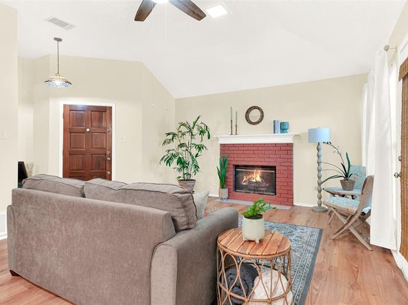 2204  Overview Lane , Garland Texas 75044