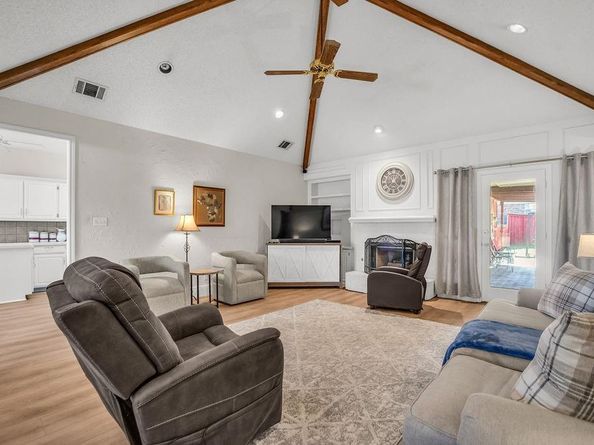 1208  Derby Run , Carrollton Texas 75007