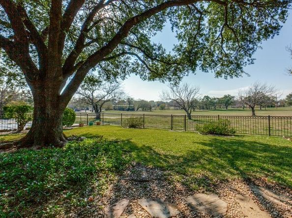 2722  Big Oaks Drive , Garland Texas 75044