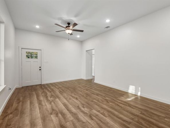 1307  Clinton Avenue , Fort Worth Texas 76164