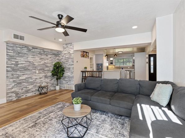 3614  Parader Court , Dallas Texas 75228