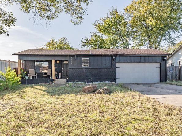 3305  Swan Street , Haltom City Texas 76117