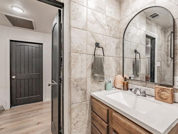 3305  Swan Street , Haltom City Texas 76117