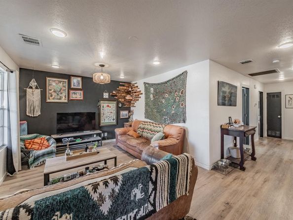 3305  Swan Street , Haltom City Texas 76117