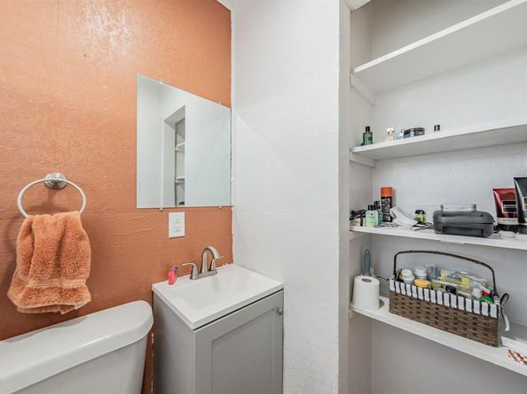 3305  Swan Street , Haltom City Texas 76117