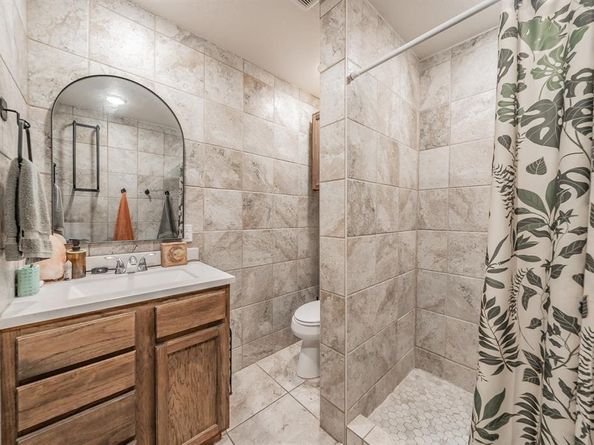 3305  Swan Street , Haltom City Texas 76117