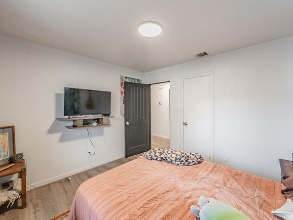 3305  Swan Street , Haltom City Texas 76117