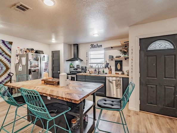 3305  Swan Street , Haltom City Texas 76117