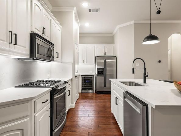 8815  Tudor Place , Dallas Texas 75228