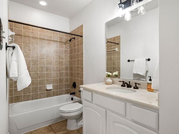 8815  Tudor Place , Dallas Texas 75228