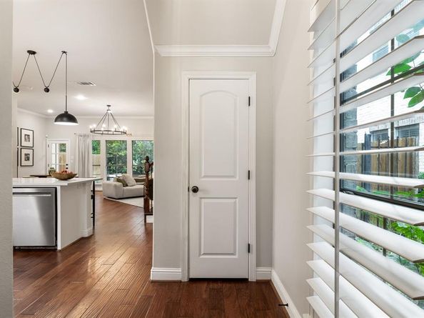 8815  Tudor Place , Dallas Texas 75228