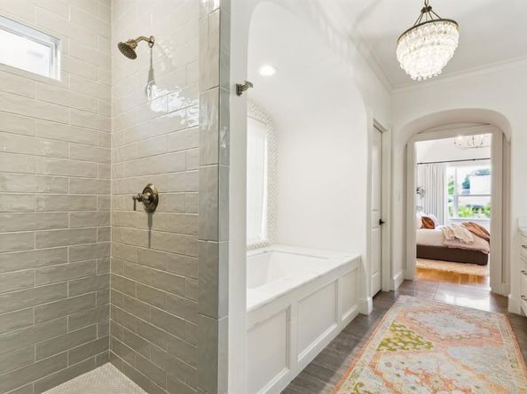 6622  Blue Valley Lane , Dallas Texas 75214