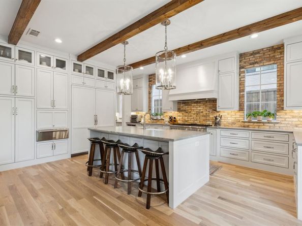 6622  Blue Valley Lane , Dallas Texas 75214