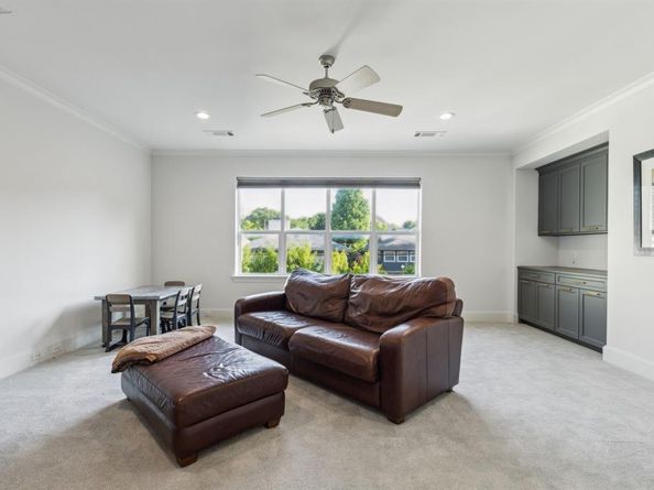 6622  Blue Valley Lane , Dallas Texas 75214