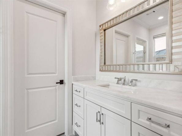 6622  Blue Valley Lane , Dallas Texas 75214