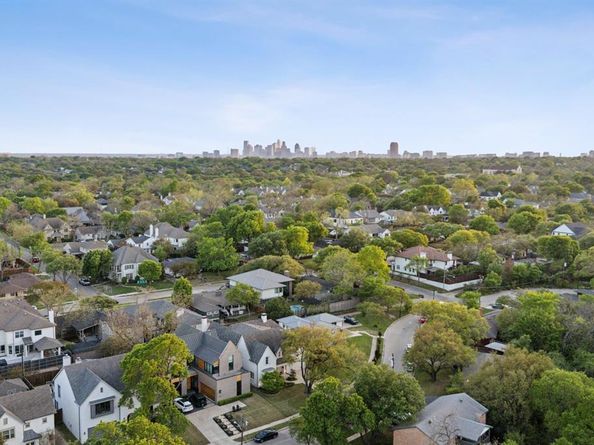 6622  Blue Valley Lane , Dallas Texas 75214