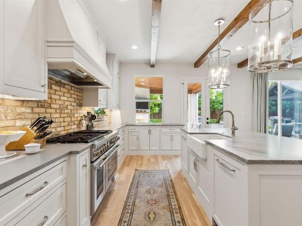 6622  Blue Valley Lane , Dallas Texas 75214