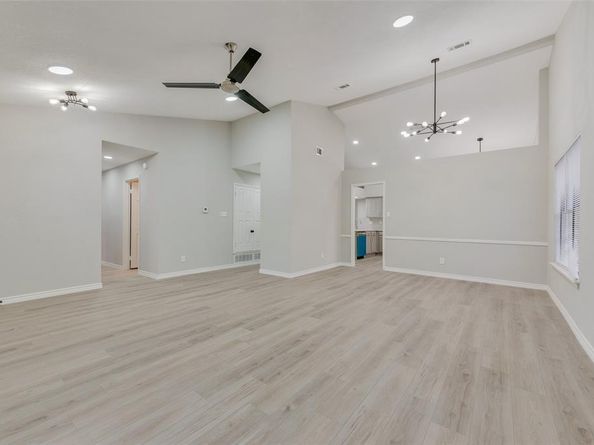 1040  Eagle Drive , DeSoto Texas 75115