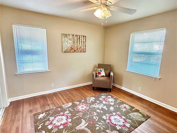 817  Laguna Drive , Denton Texas 76209