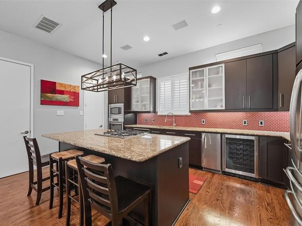 2411 N Hall Street  8, Dallas Texas 75204