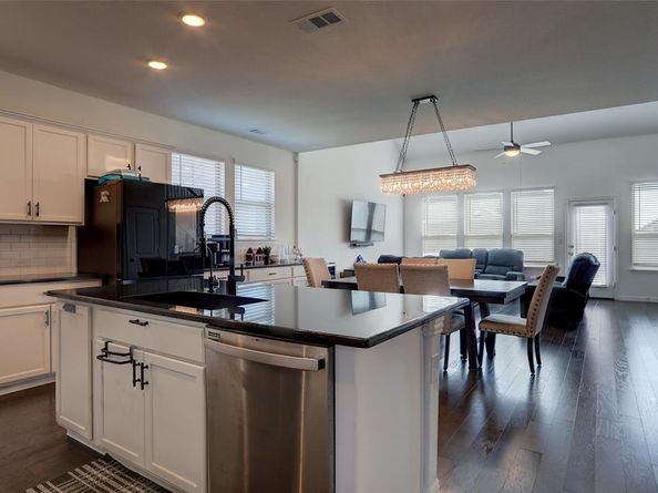 2918  Grand Lookout Lane , Arlington Texas 76001