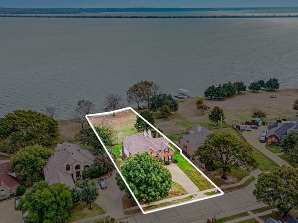 3806  Lakeside Drive , Rowlett Texas 75088