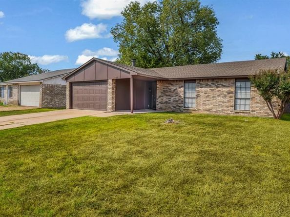 1130  Clark Trail , Grand Prairie Texas 75052