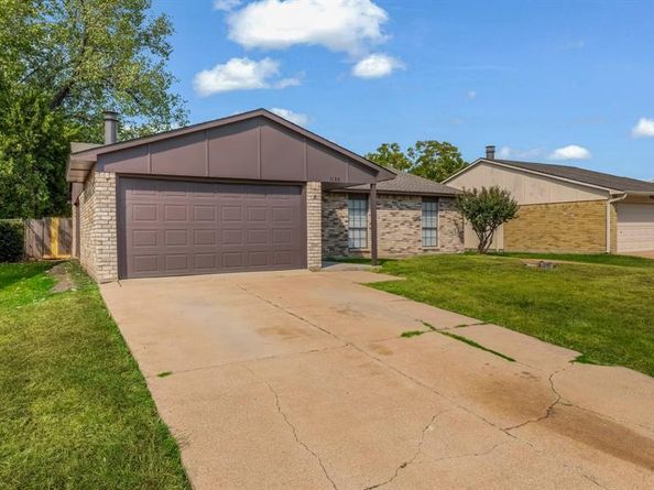 1130  Clark Trail , Grand Prairie Texas 75052