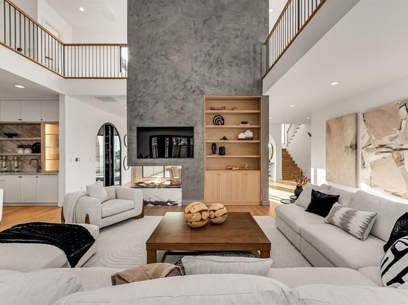 10050  Gooding Drive , Dallas Texas 75229