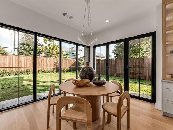 10050  Gooding Drive , Dallas Texas 75229