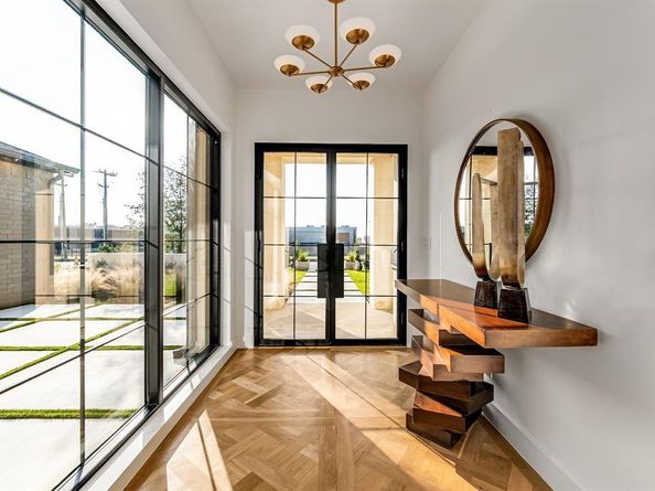 10050  Gooding Drive , Dallas Texas 75229