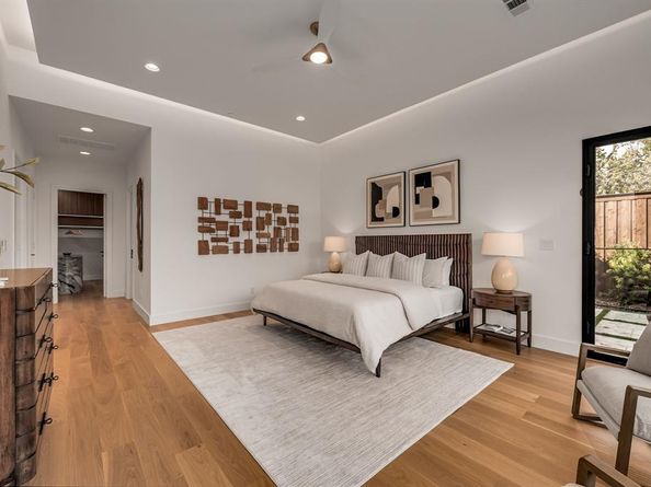 10050  Gooding Drive , Dallas Texas 75229