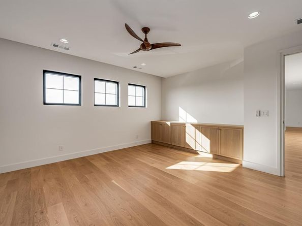 10050  Gooding Drive , Dallas Texas 75229