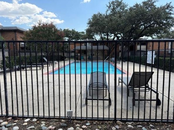 2805  Lineville Drive  203, Farmers Branch Texas 75234