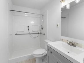 608 N East Street , Arlington Texas 76011