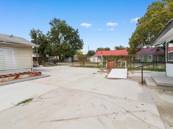 608 N East Street , Arlington Texas 76011