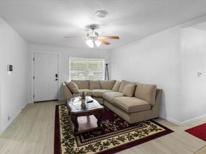608 N East Street , Arlington Texas 76011