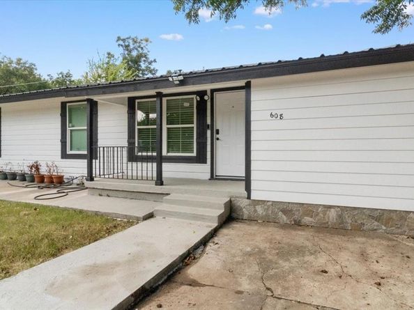 608 N East Street , Arlington Texas 76011