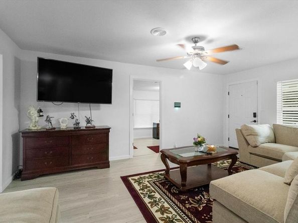 608 N East Street , Arlington Texas 76011