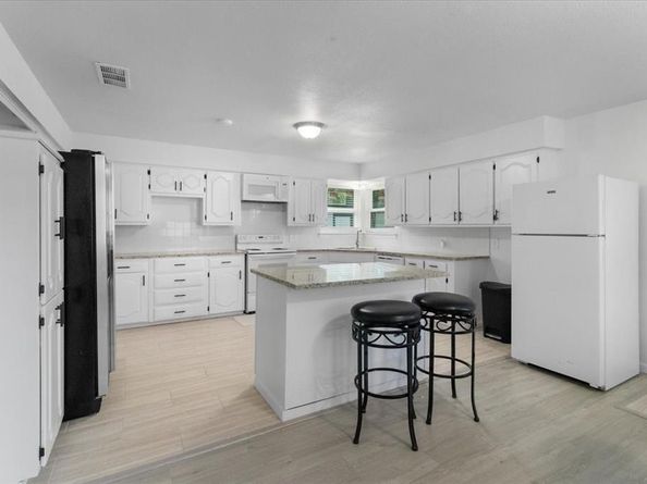 608 N East Street , Arlington Texas 76011